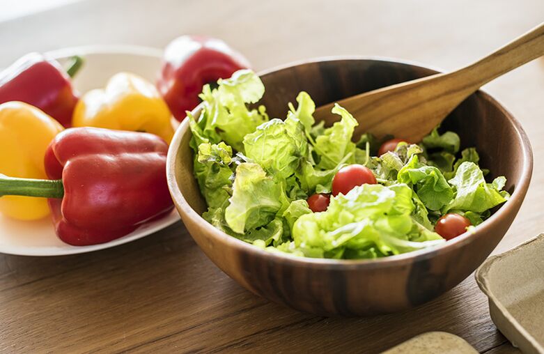 A salada de lecho pode servir como um acompanhamento saboroso e saudável. 