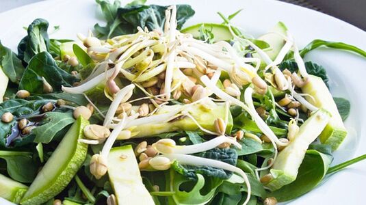 Grãos germinados são a fonte de vitaminas na dieta japonesa. 