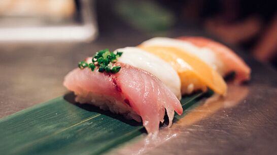 Pratos de peixe fresco são um depósito de proteínas e ácidos graxos na dieta japonesa